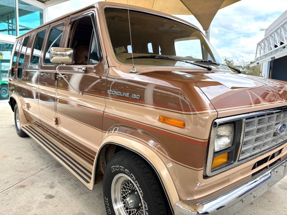 1987 Ford Econoline Van - Image 19 of 21