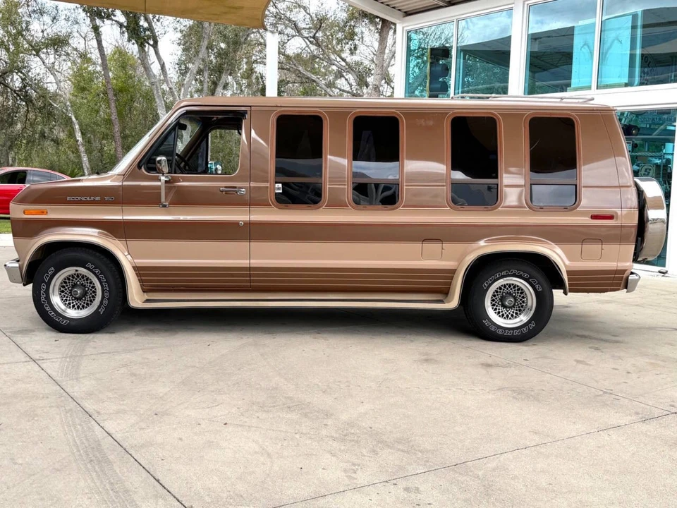 1987 Ford Econoline Van - Image 10 of 21