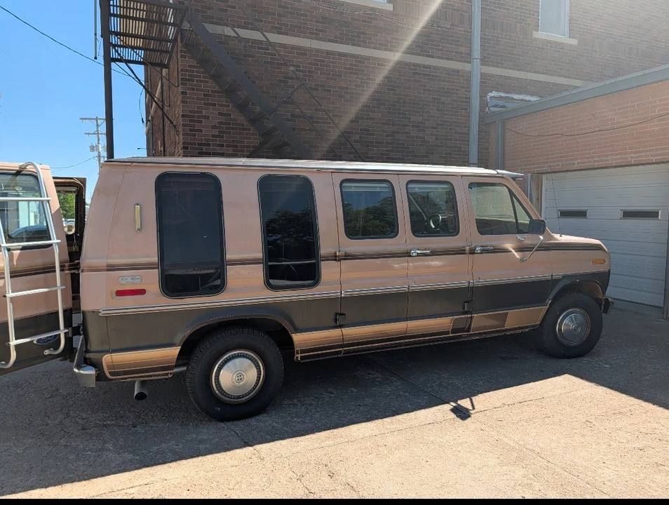 1987 Ford Econoline Van - Image 10 of 10