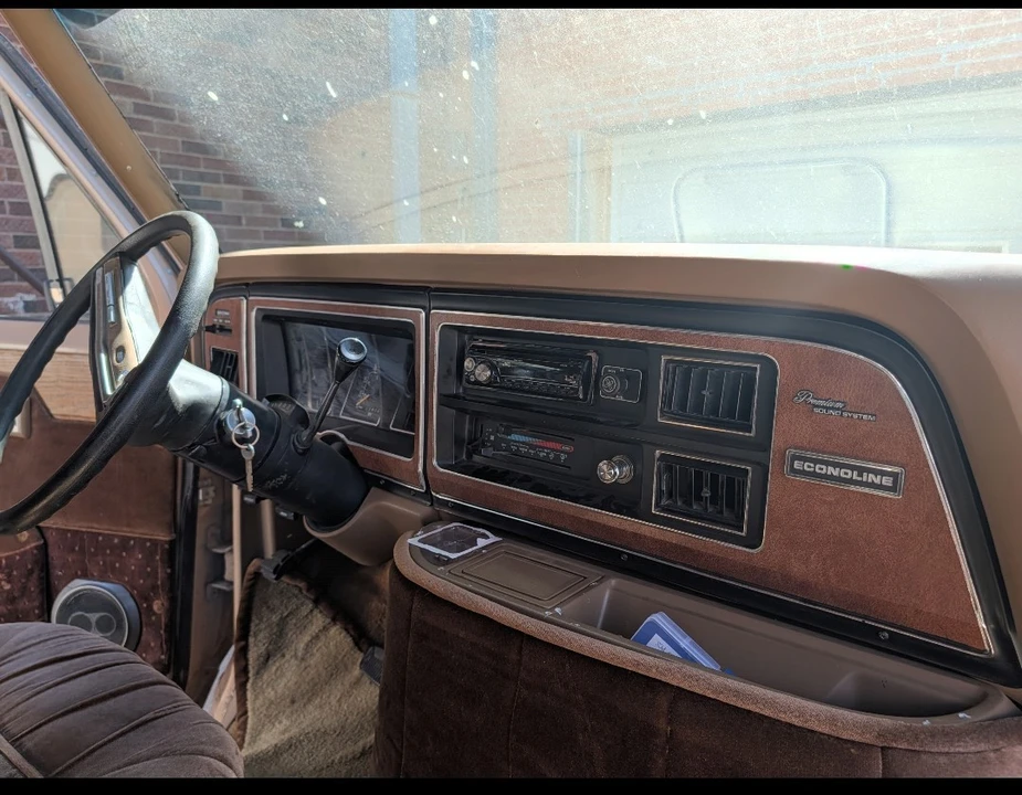 1987 Ford Econoline Van - Image 6 of 10