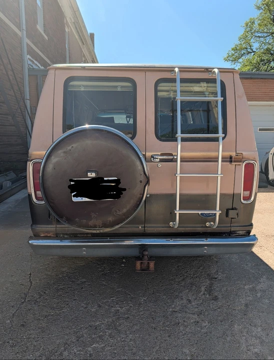 1987 Ford Econoline Van - Image 9 of 10