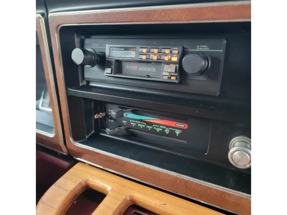 1987 Ford Econoline Van - Image 28 of 31