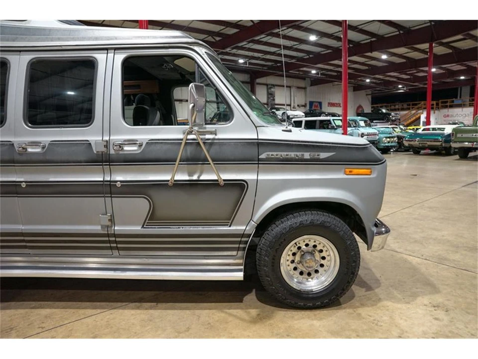 1987 Ford Econoline Van - Image 11 of 31