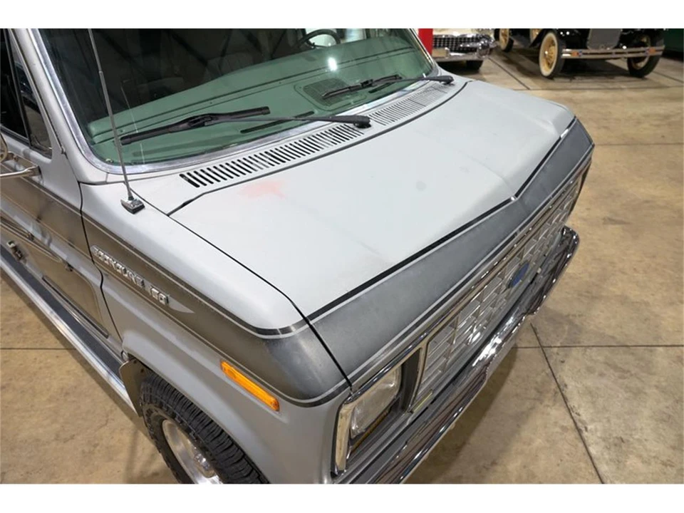 1987 Ford Econoline Van - Image 18 of 31