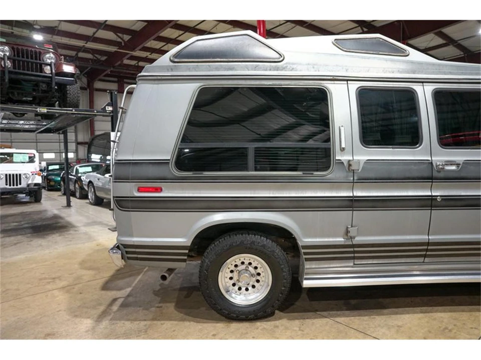 1987 Ford Econoline Van - Image 9 of 31