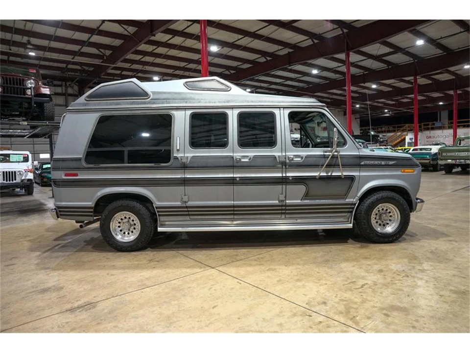 1987 Ford Econoline Van - Image 10 of 31