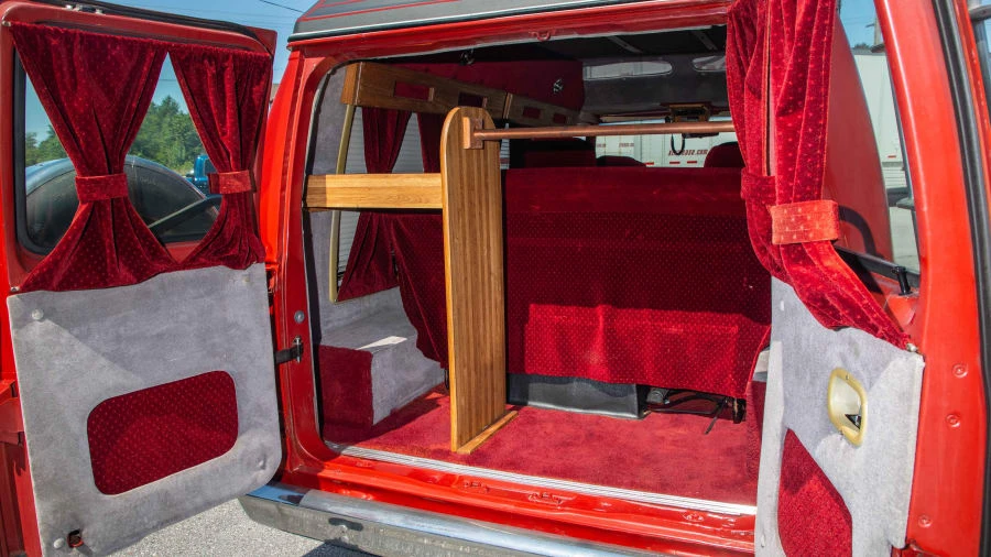 1987 Ford Econoline Van - Image 9 of 12