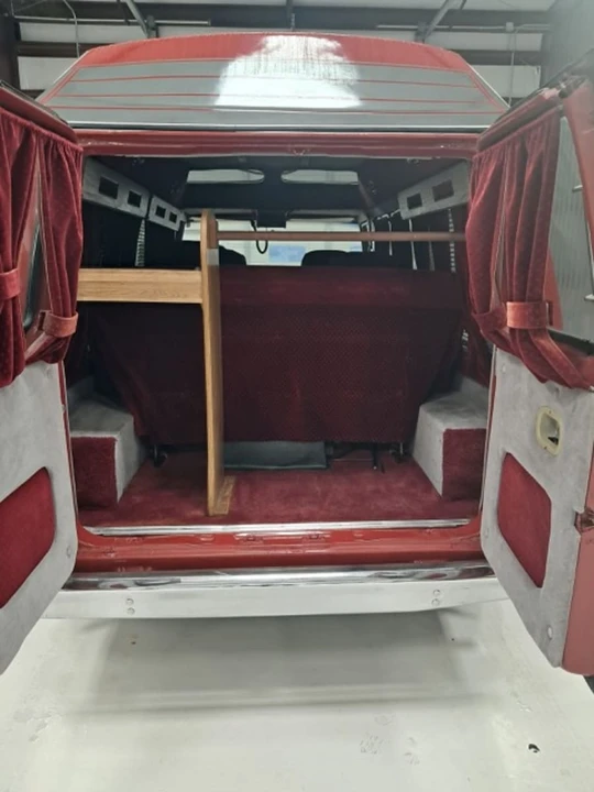 1987 Ford Econoline Van - Image 10 of 14