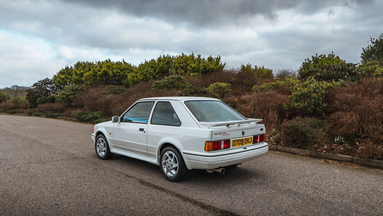 1987 Ford Escort - Image 11 of 31