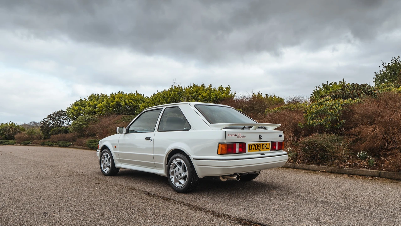 1987 Ford Escort - Image 5 of 31
