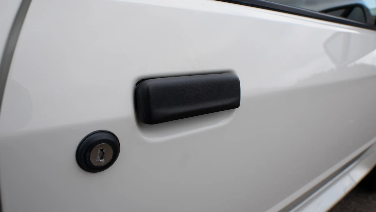 1987 Ford Escort - Image 26 of 31