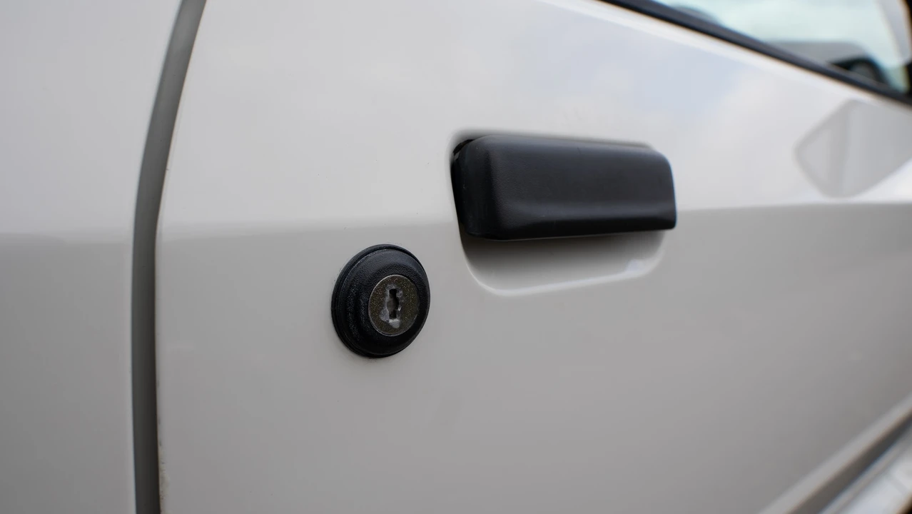 1987 Ford Escort - Image 27 of 31