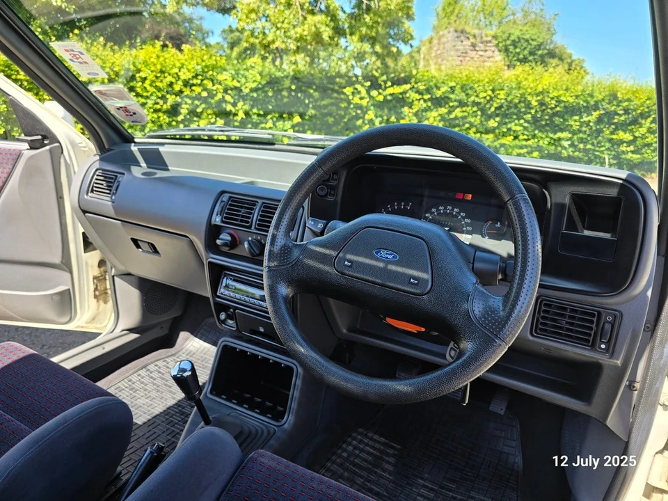 1987 Ford Escort - Image 17 of 30