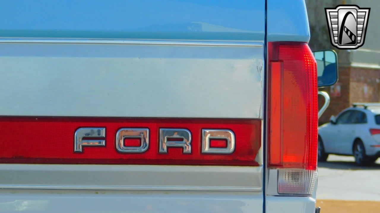 1987 Ford F-Series 8th Gen - Image 13 of 21
