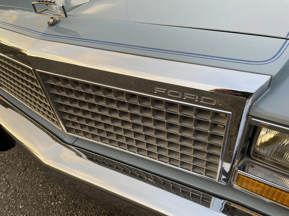1987 Ford LTD - Image 16 of 31