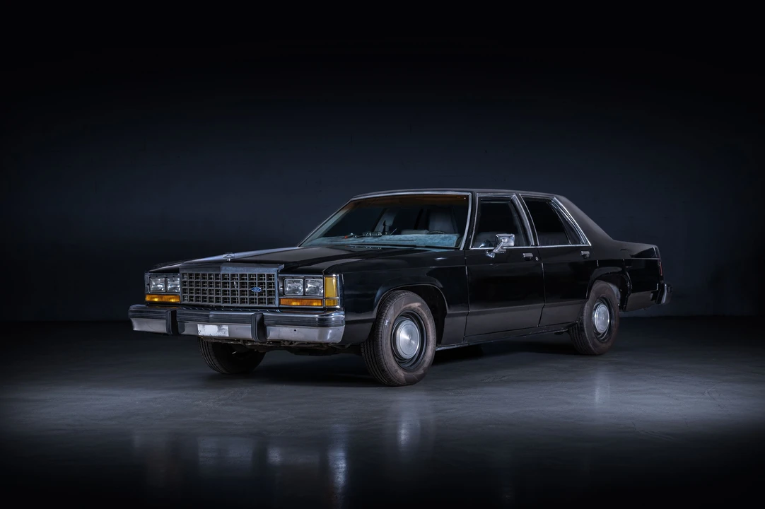 1987 Ford Crown Victoria - Image 2 of 31