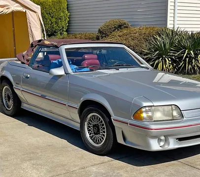 1987 Ford Mustang Convertible 2D