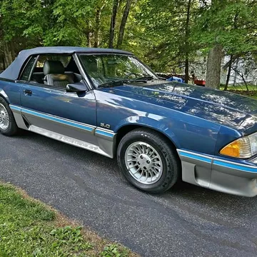 1987 Ford Mustang GT Convertible 2D