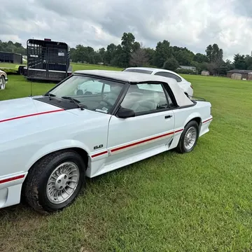 1987 Ford Mustang GT Convertible 2D