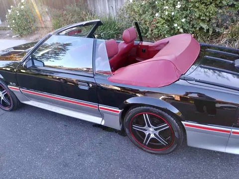 1987 Ford Mustang GT Convertible 2D