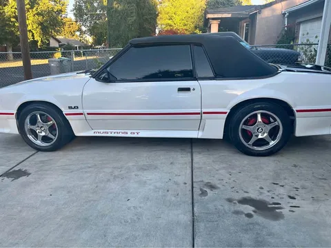 1987 Ford Mustang GT Convertible 2D
