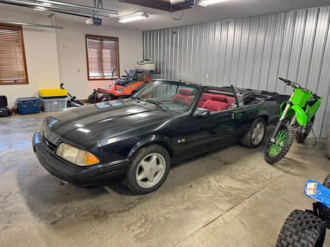 1987 Ford Mustang GT Deluxe Convertible 2D