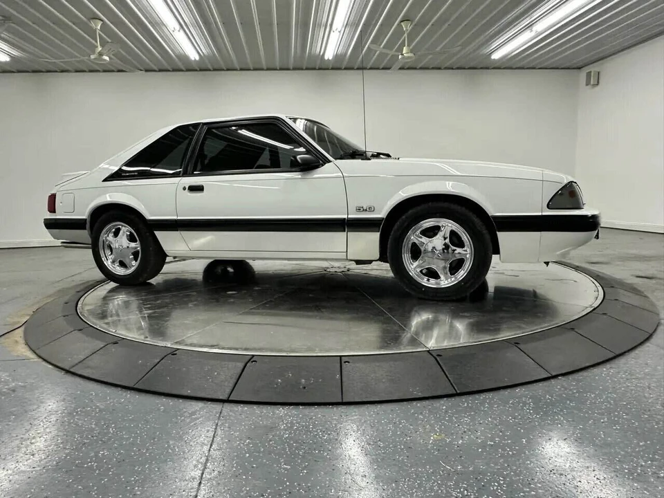 1987 Ford Mustang 3rd Gen - Image 20 of 31