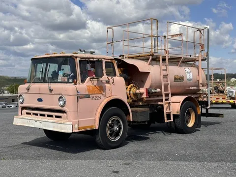1987 Ford C8000 Water Tank Truck
