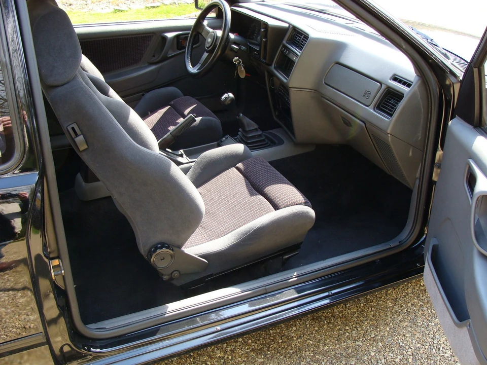 1987 Ford Sierra RS Cosworth - Image 2 of 4