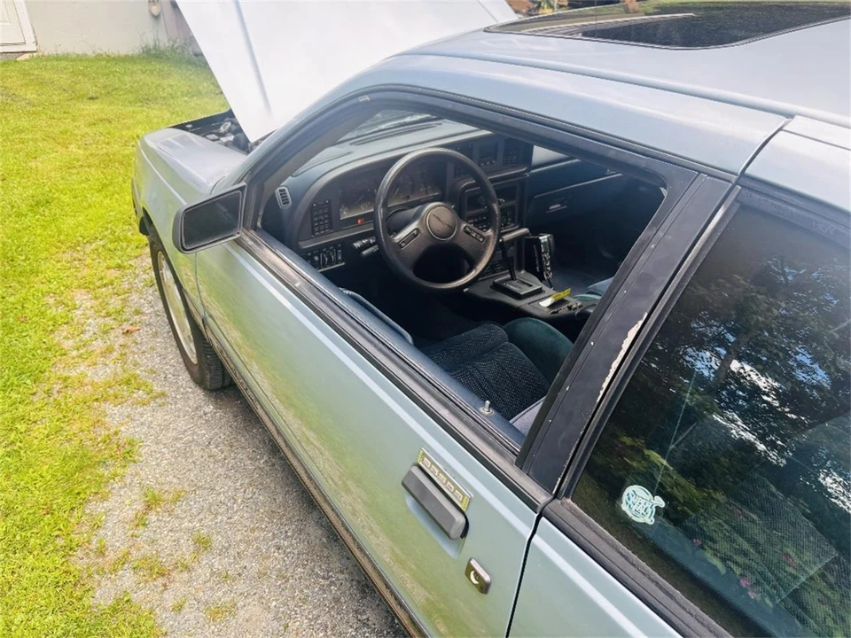 1987 Ford Thunderbird 9th Gen - Image 5 of 17