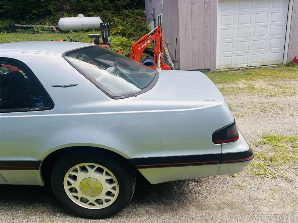 1987 Ford Thunderbird 9th Gen - Image 3 of 17