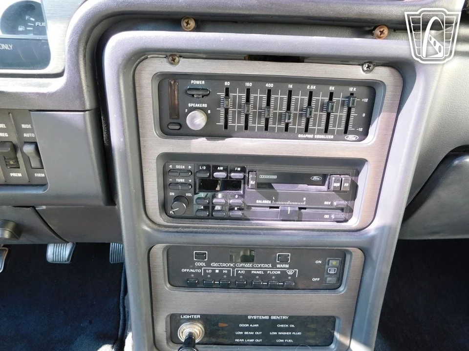 1987 Ford Thunderbird 8th Gen - Image 14 of 21