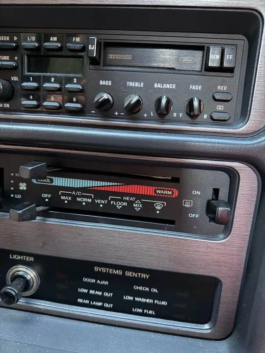 1987 Ford Thunderbird 9th Gen - Image 20 of 31