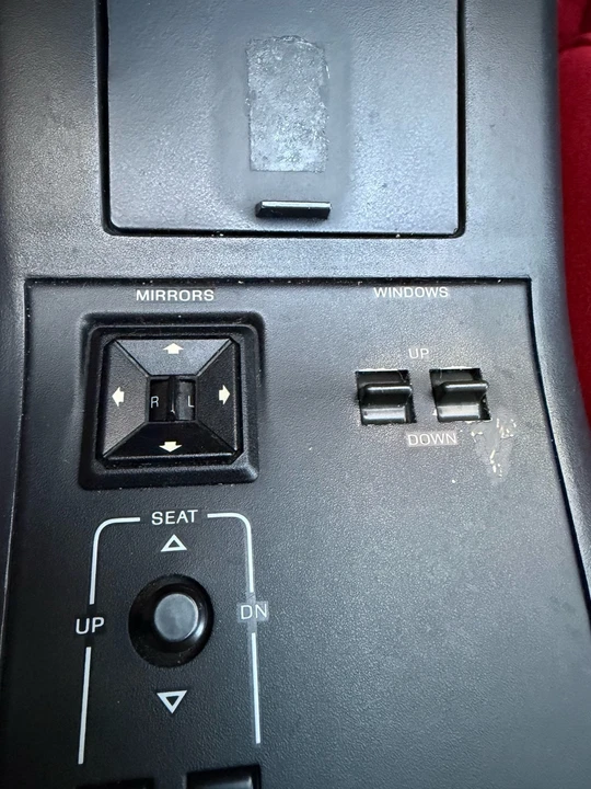 1987 Ford Thunderbird 9th Gen - Image 19 of 31