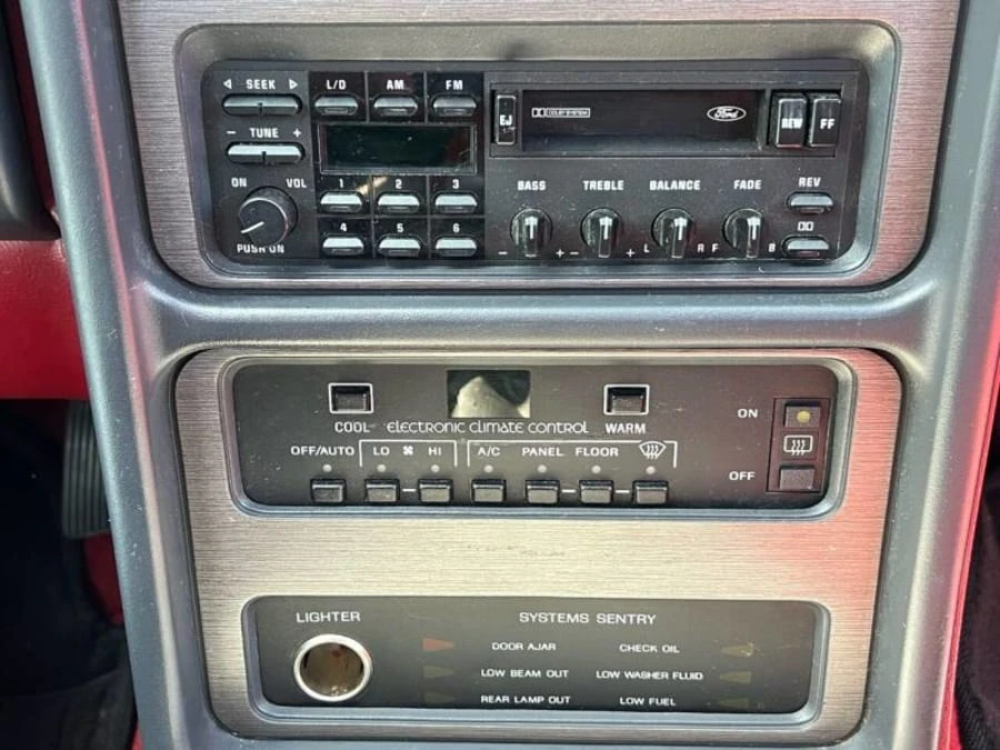 1987 Ford Thunderbird 9th Gen - Image 13 of 16