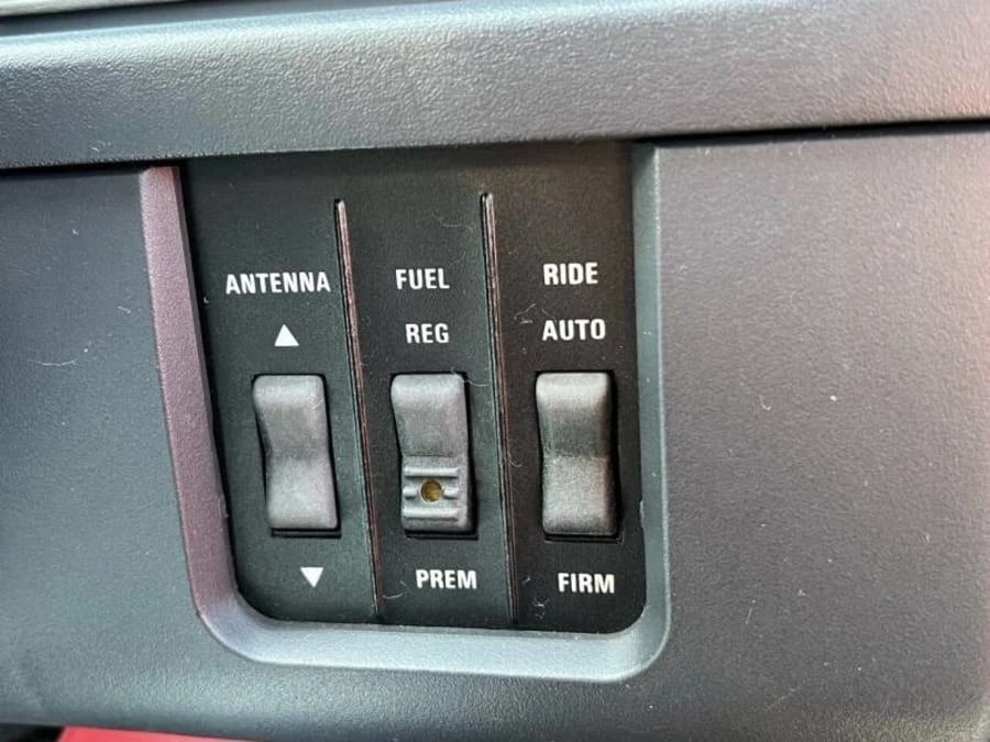 1987 Ford Thunderbird 9th Gen - Image 15 of 16