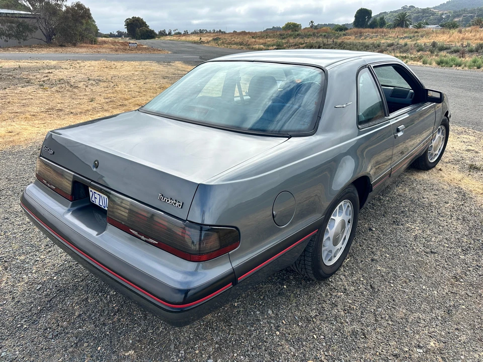 1987 Ford Thunderbird 8th Gen - Image 15 of 31