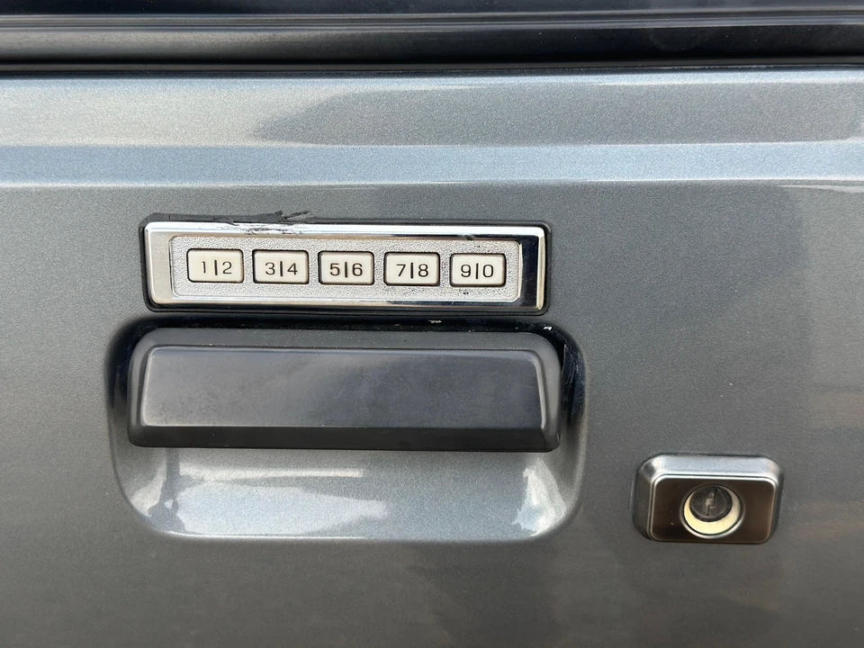 1987 Ford Thunderbird 8th Gen - Image 26 of 31