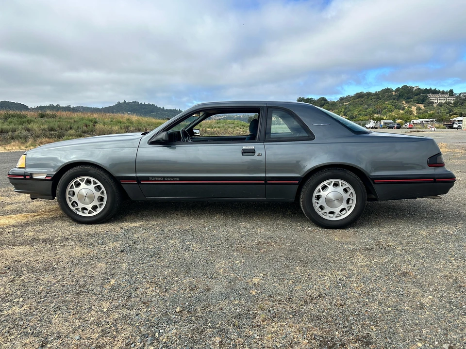 1987 Ford Thunderbird 8th Gen - Image 10 of 31