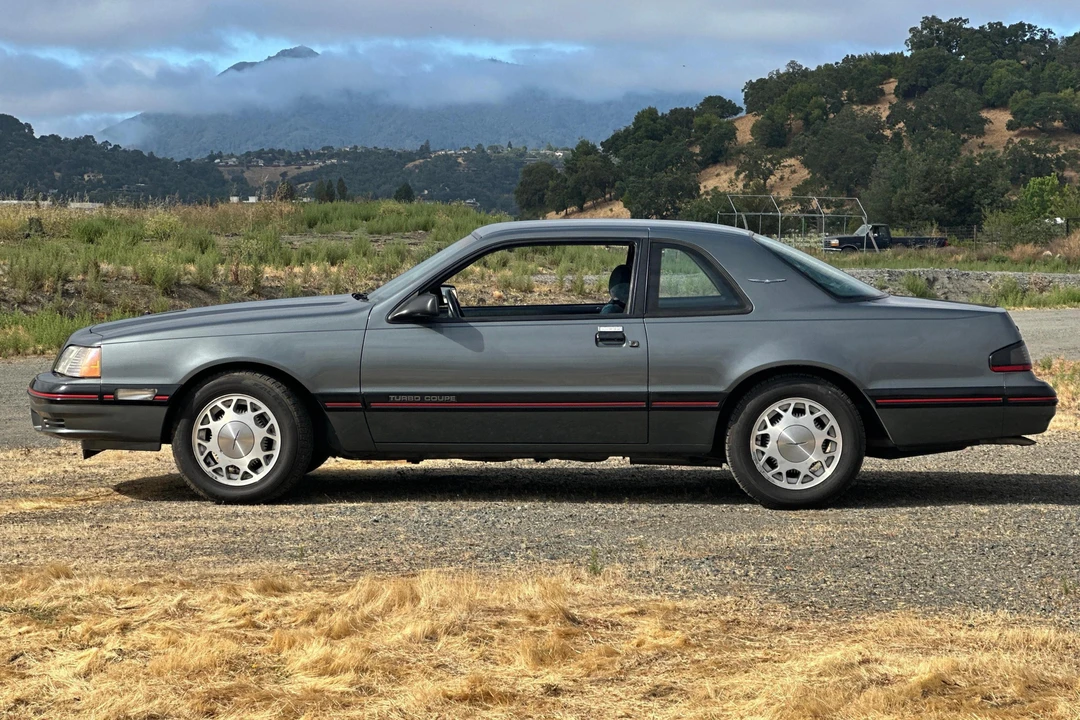 1987 Ford Thunderbird 8th Gen - Image 3 of 31