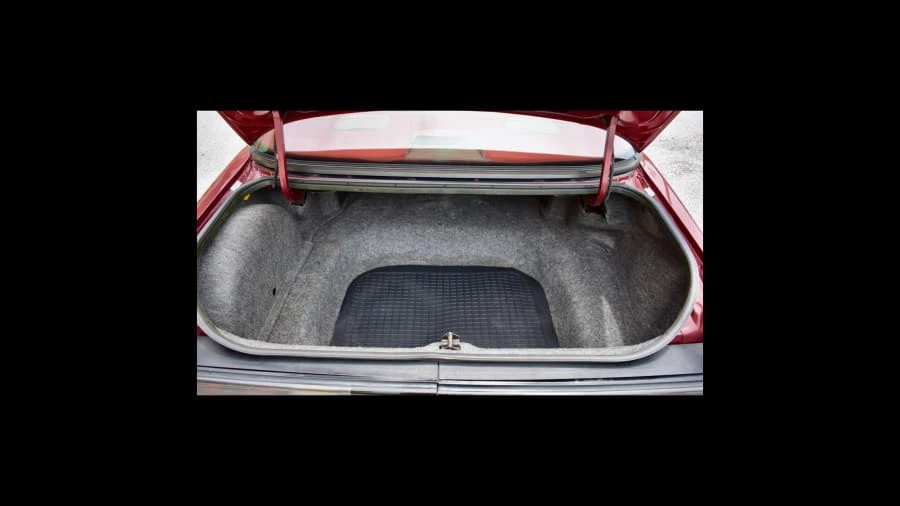 1987 Ford Thunderbird 9th Gen - Image 8 of 14