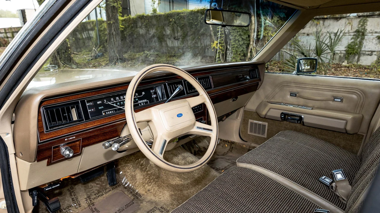 1987 Ford Country Squire - Image 3 of 25