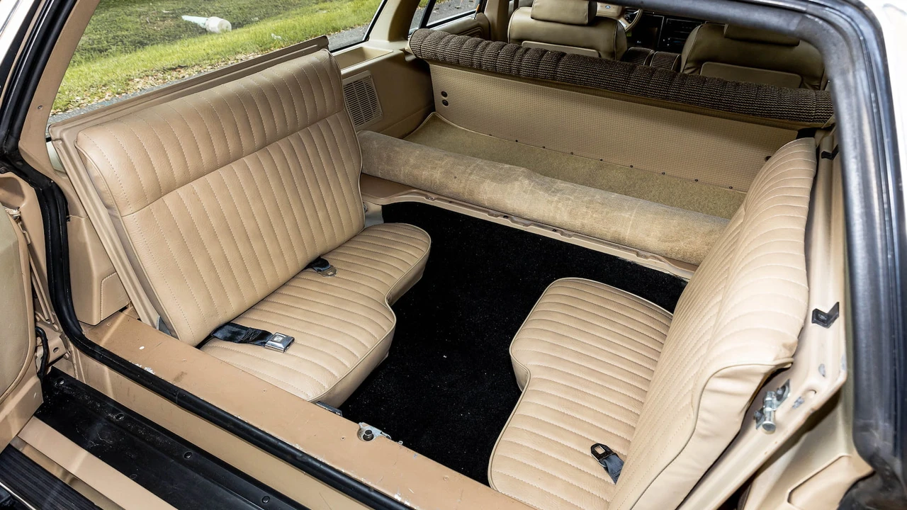 1987 Ford Country Squire - Image 6 of 25