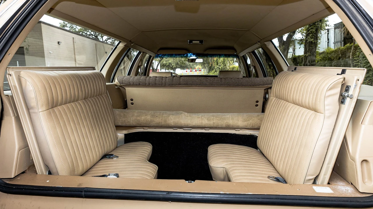 1987 Ford Country Squire - Image 7 of 25