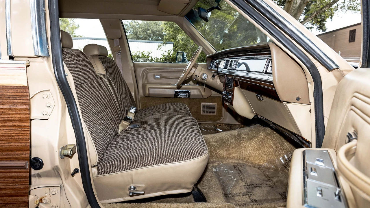 1987 Ford Country Squire - Image 9 of 25