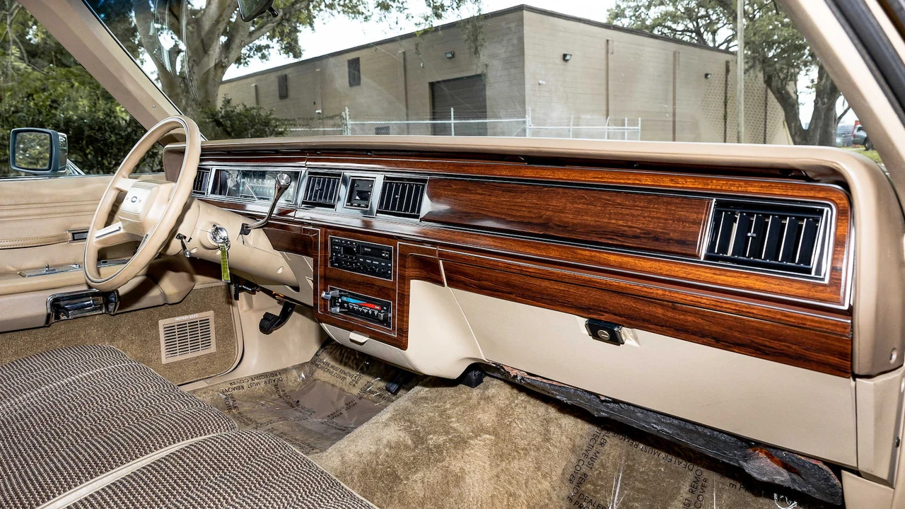 1987 Ford Country Squire - Image 16 of 25
