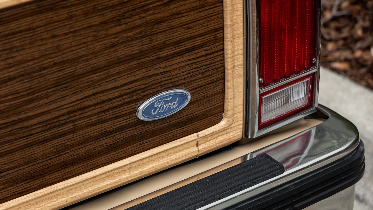 1987 Ford Country Squire - Image 18 of 25
