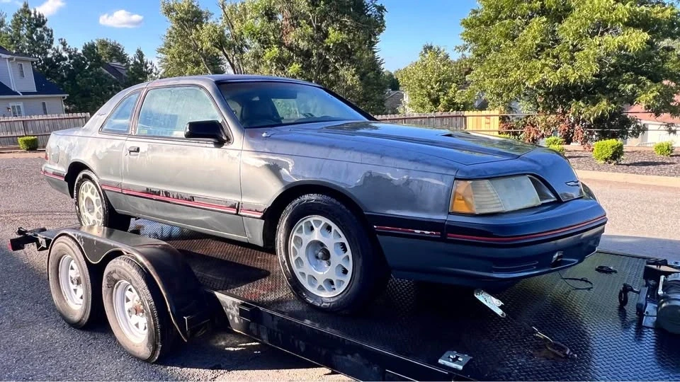 1987 Ford Thunderbird 8th Gen - Image 2 of 10