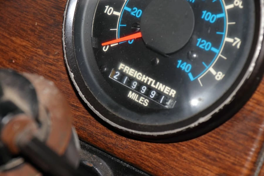 1987 Freightliner - Image 31 of 31