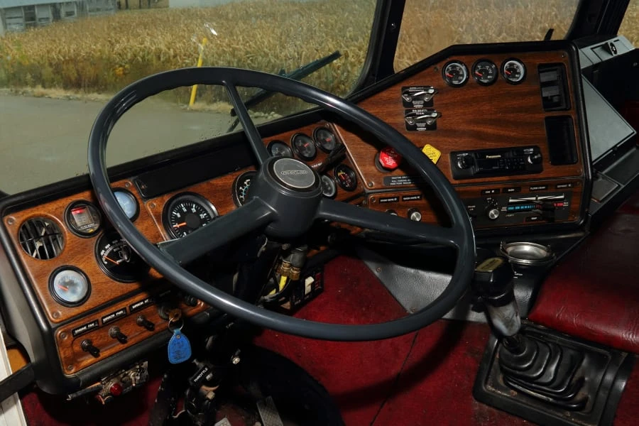 1987 Freightliner - Image 26 of 31